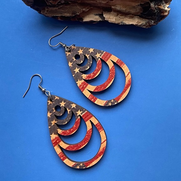 USA Earrings, Light Weight Wood, July 4th Party Earrings - Picture 4 of 4